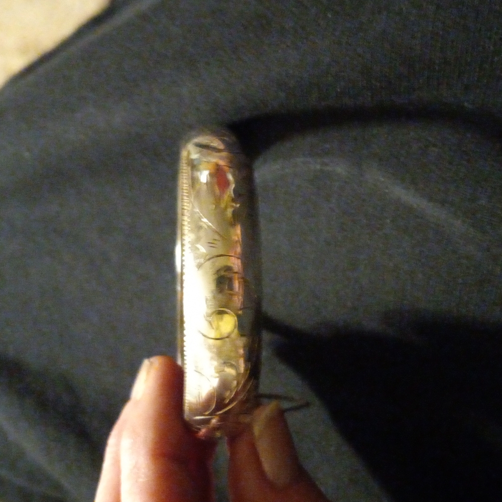 Silver bangle - Picture 2 of 4